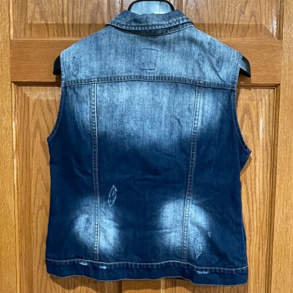 HARLEY-DAVIDSON Women’s M Motorcycle Button Distressed Blue Denim Vest NWOT NEW - Picture 2 of 3